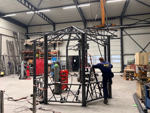 Voorbereinigingen prieeltje 't Veld